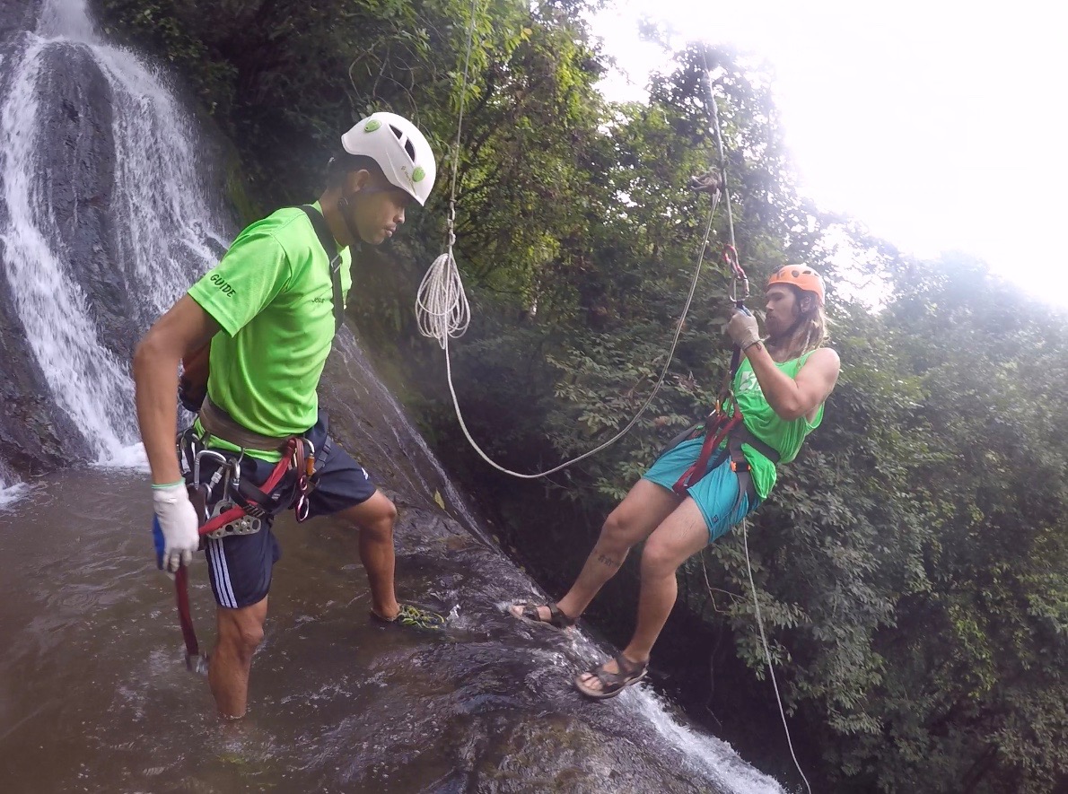 rappelling tour